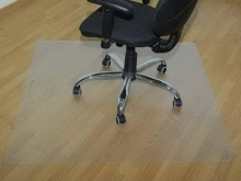 Фото: Защитный коврик под компьютерное кресло