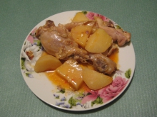 Фото: Готовое блюдо. Картофель с курицей приготовленный в мультиварке.
